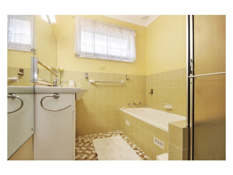 1 Elayne Place, Guildford NSW 2161