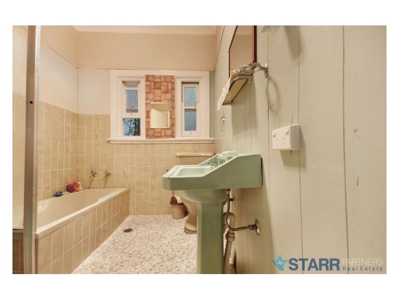 26 Rhodes Avenue, Guildford NSW 2161