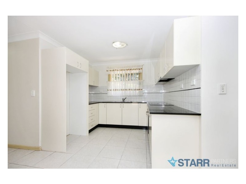 1/40c Tungarra Road, Girraween NSW 2145