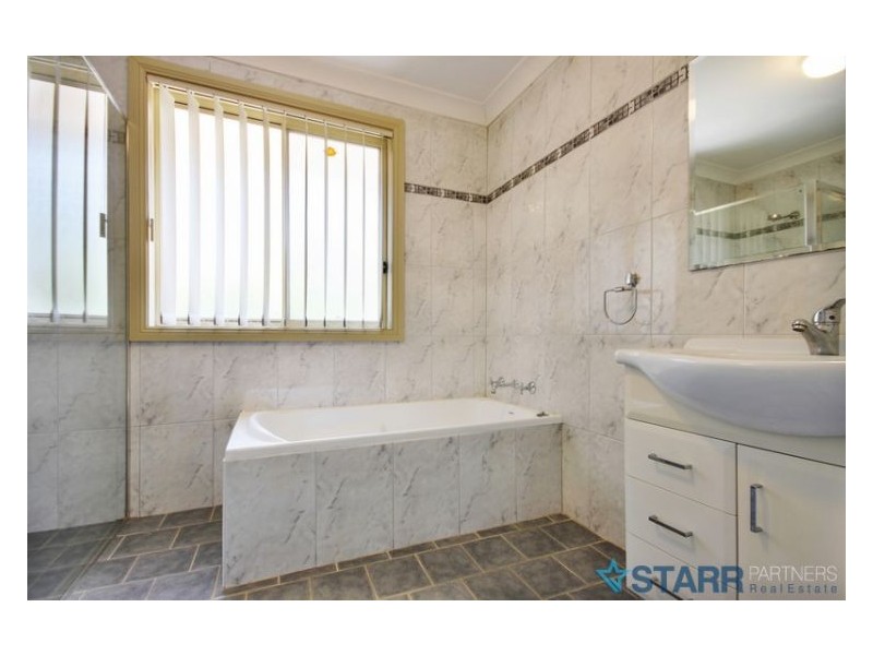 1/40c Tungarra Road, Girraween NSW 2145