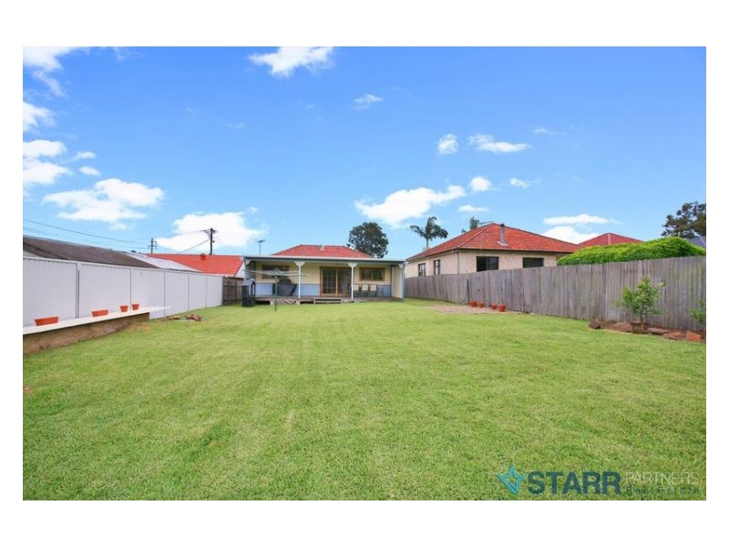 8 Charles Street, Guildford NSW 2161