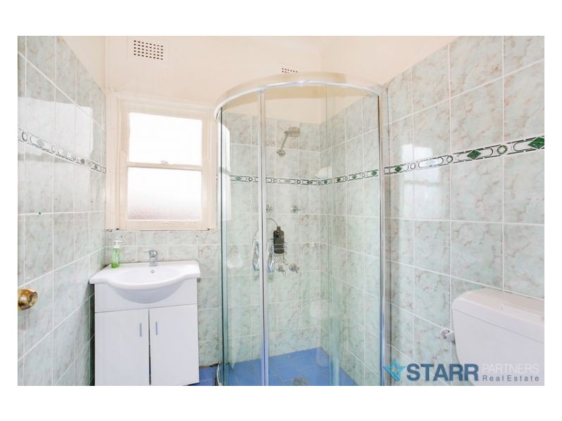 8 Charles Street, Guildford NSW 2161