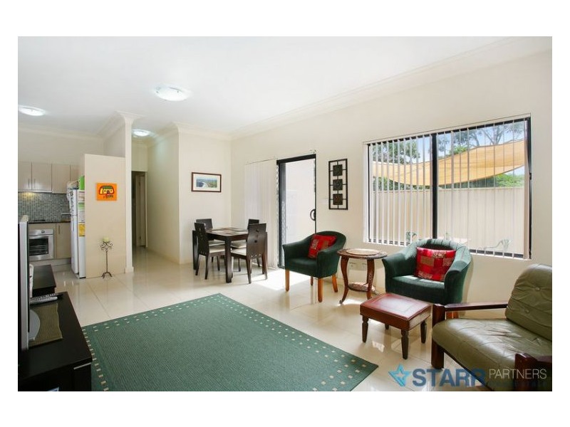 14/18 Magowar Road, Pendle Hill NSW 2145