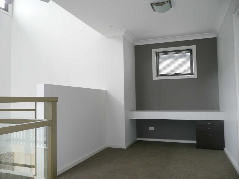 19 PARISH STREET, Pemulwuy NSW 2145