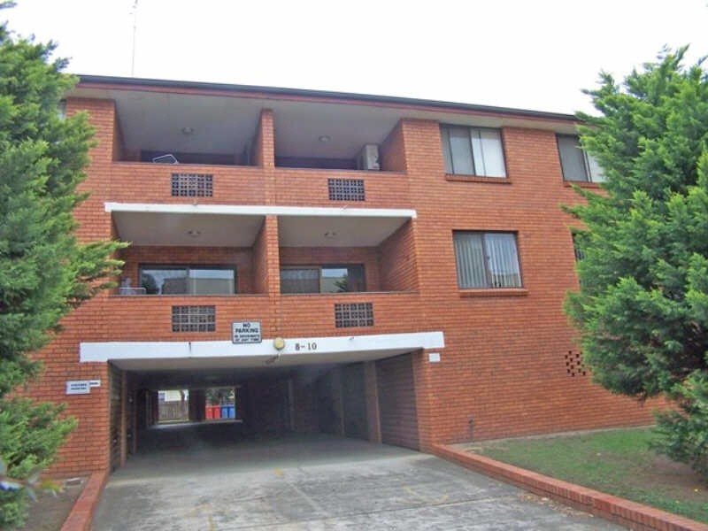 2/8-10  TREVES STREET, Merrylands NSW 2160