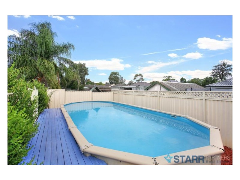 6 Robyn Street, Woodpark NSW 2164