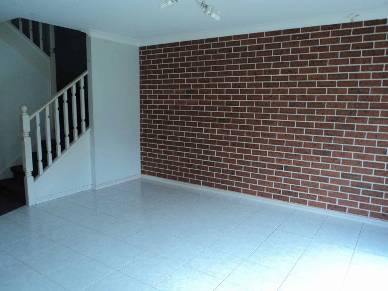 12  DYSON PLACE, Fairfield West NSW 2165