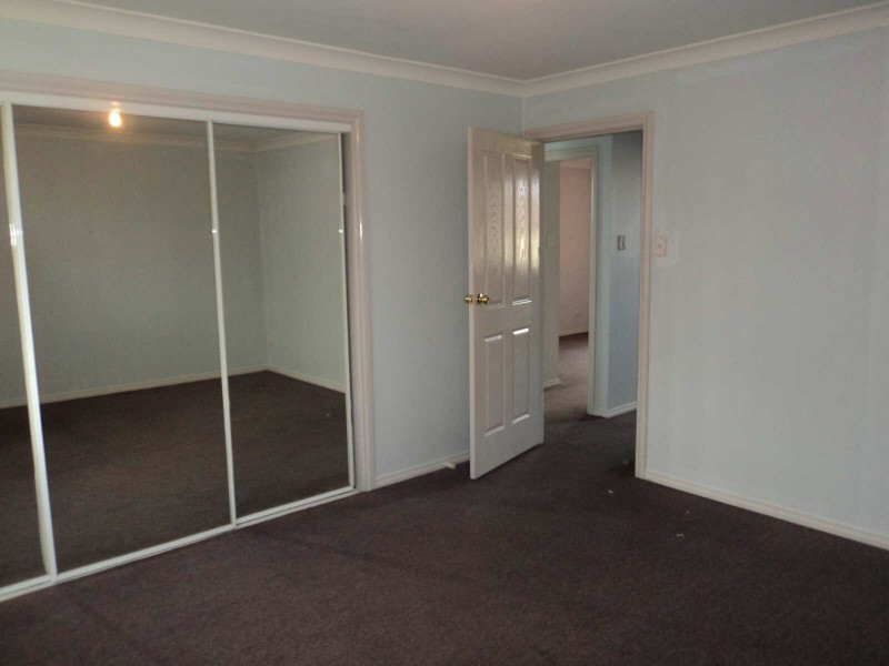 12  DYSON PLACE, Fairfield West NSW 2165