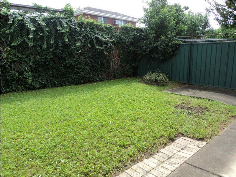12  DYSON PLACE, Fairfield West NSW 2165