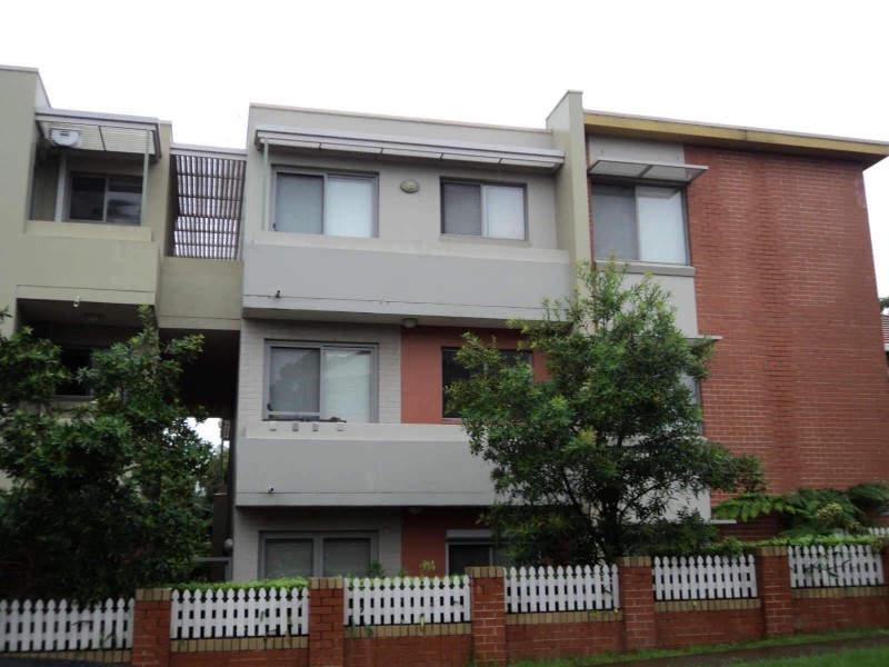 4/22-24A Parkside Lane, Westmead NSW 2145