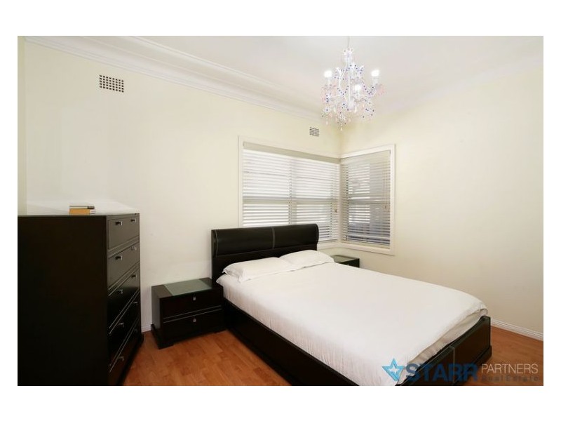 6 Bradman Street, Merrylands NSW 2160