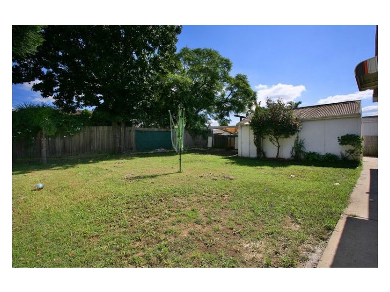11 Daisy Street, Greystanes NSW 2145