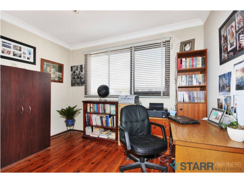 1  ELAYNE PLACE, Guildford NSW 2161