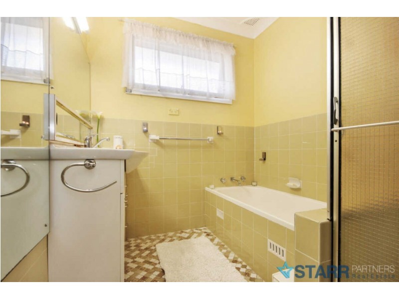 1  ELAYNE PLACE, Guildford NSW 2161