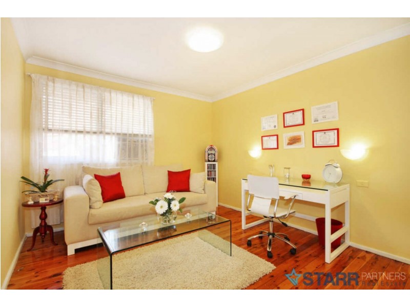 1  ELAYNE PLACE, Guildford NSW 2161