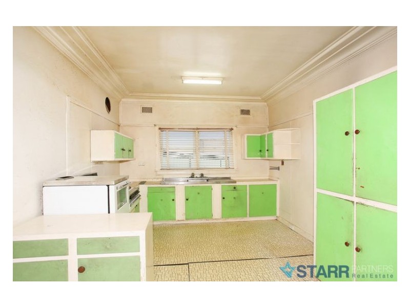 32 Shackel Avenue, Old Guildford NSW 2161