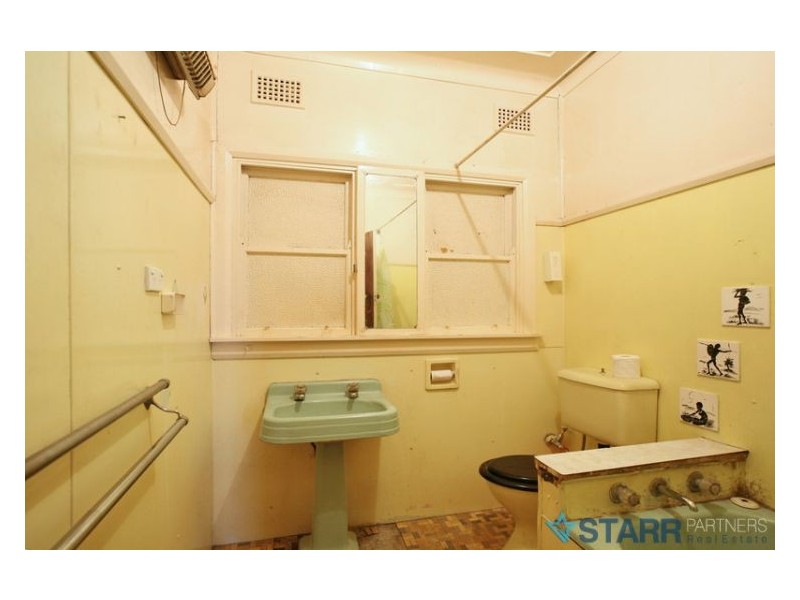 32 Shackel Avenue, Old Guildford NSW 2161