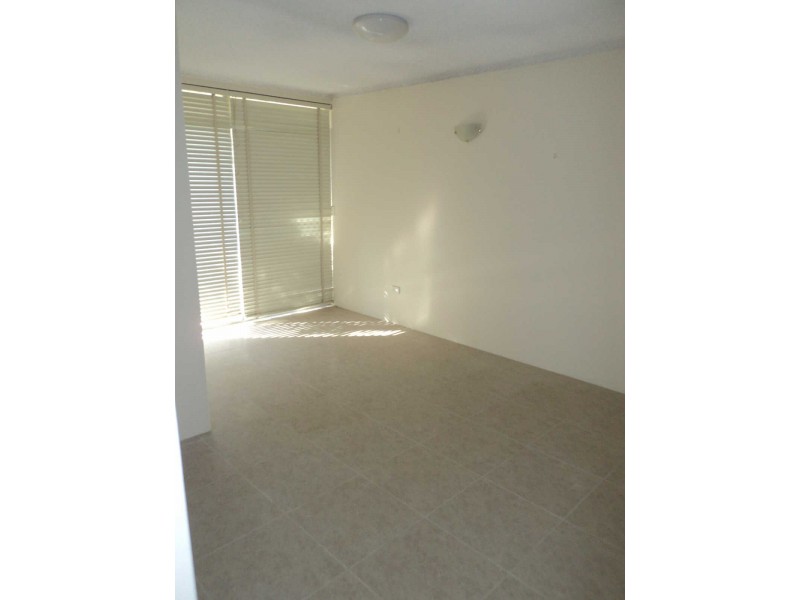 4/84  THE ESPLANADE, Guildford NSW 2161