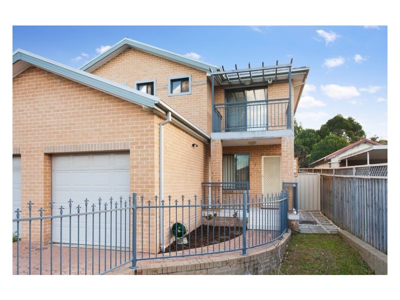 1/164a Targo Road, Girraween NSW 2145