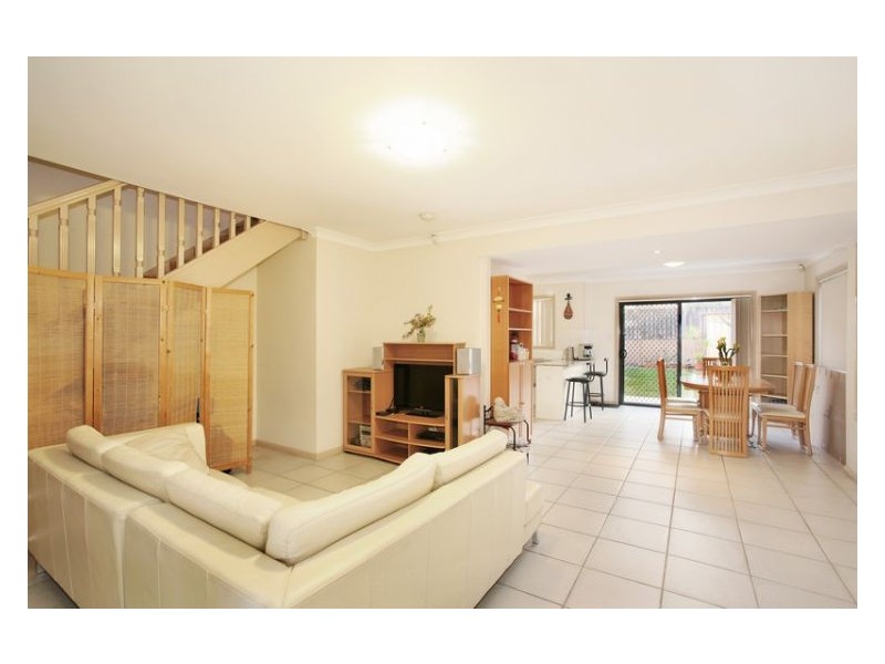 1/164a Targo Road, Girraween NSW 2145