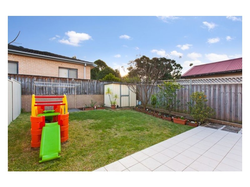 1/164a Targo Road, Girraween NSW 2145