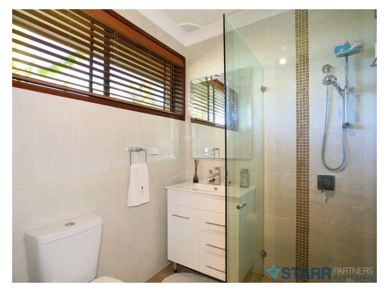 1 Warren Road, Woodpark NSW 2164