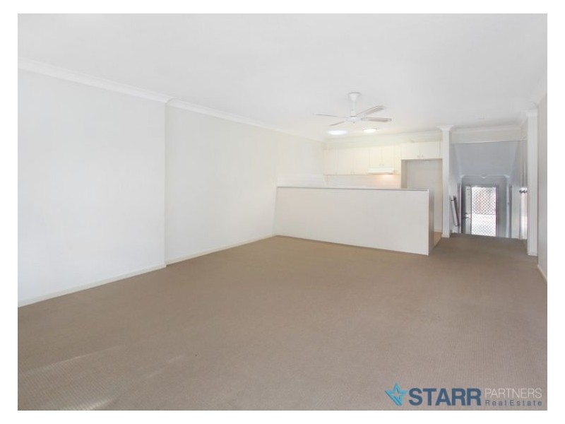 4/37 Binalong Road, Pendle Hill NSW 2145