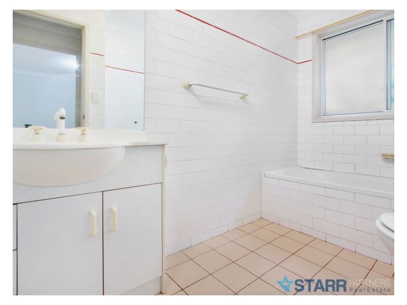 4/37 Binalong Road, Pendle Hill NSW 2145