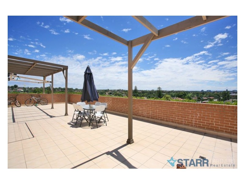 16/39 Earl Street, Merrylands NSW 2160