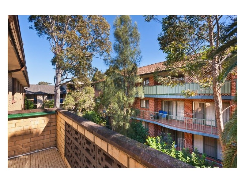 15/4 Arthur Street, Merrylands West NSW 2160