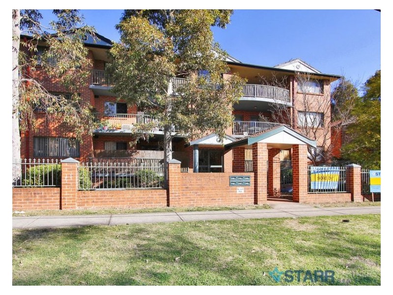 1/10 Arthur Street, Merrylands NSW 2160