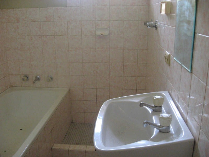 11/16  CALLIOPE STREET, Guildford NSW 2161