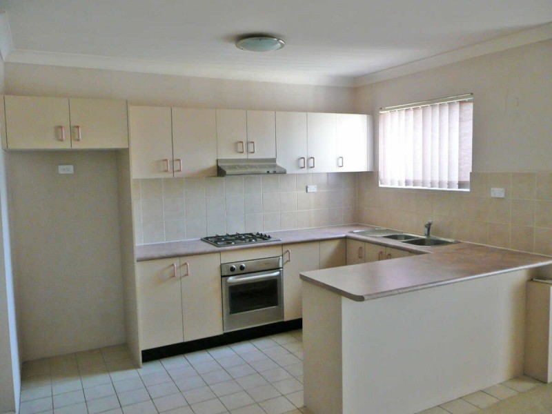 8/29  MEMORIAL AVENUE, Merrylands NSW 2160