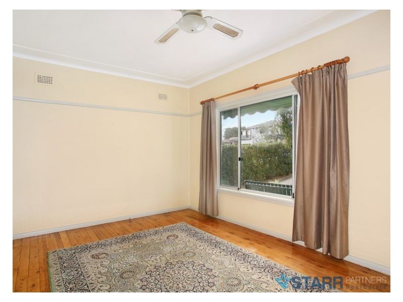 15 Newton Street, Guildford NSW 2161