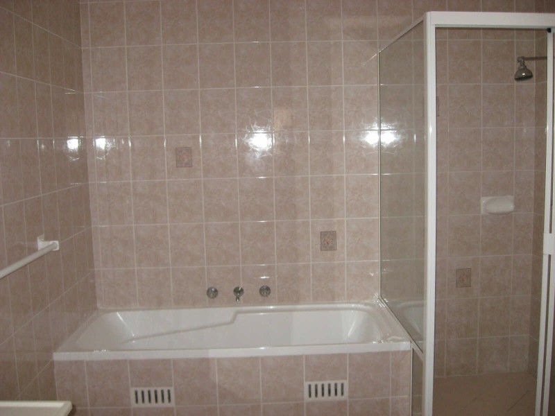 04/05  MIMOSA AVENUE, Toongabbie NSW 2146