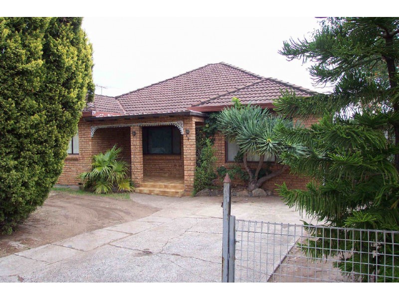 32  CENTENARY ROAD, Merrylands NSW 2160