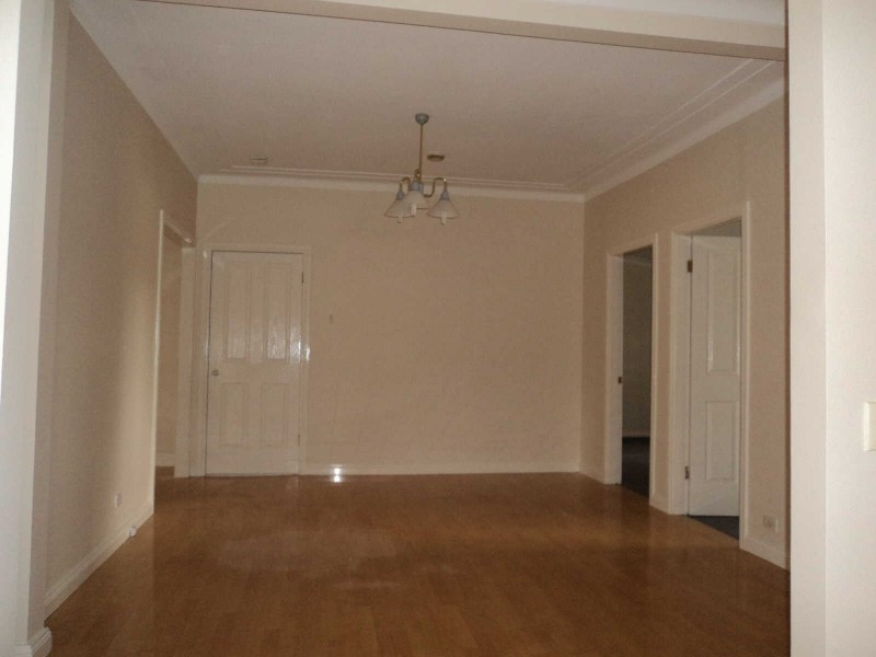 32  CENTENARY ROAD, Merrylands NSW 2160