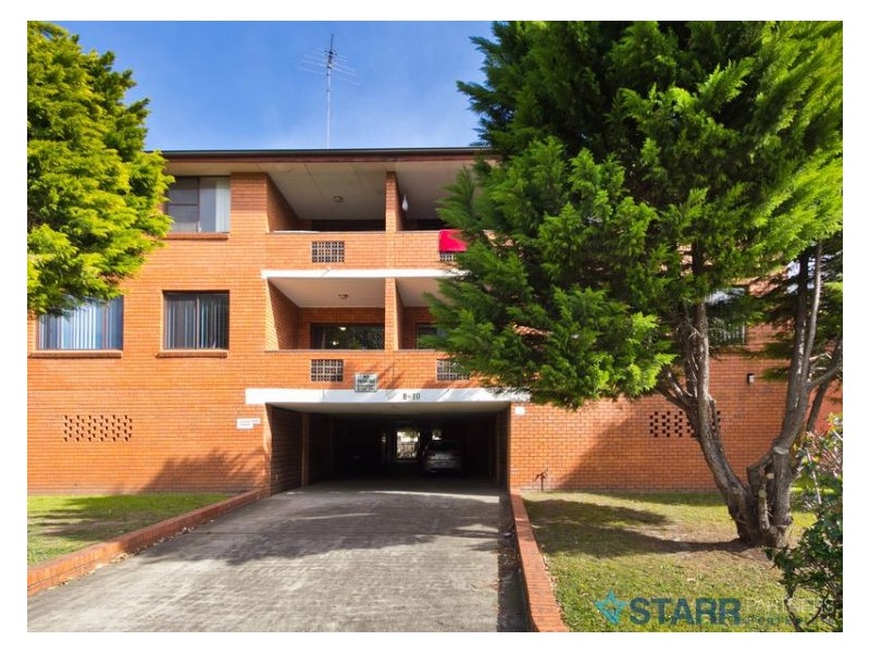 2/8 Treves Street, Merrylands NSW 2160