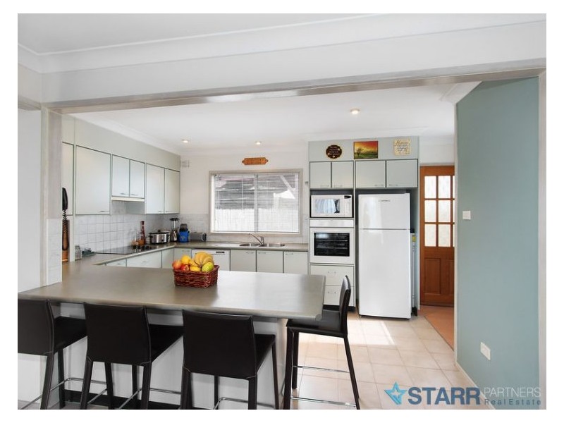 16 Lowana Crescent, Seven Hills NSW 2147