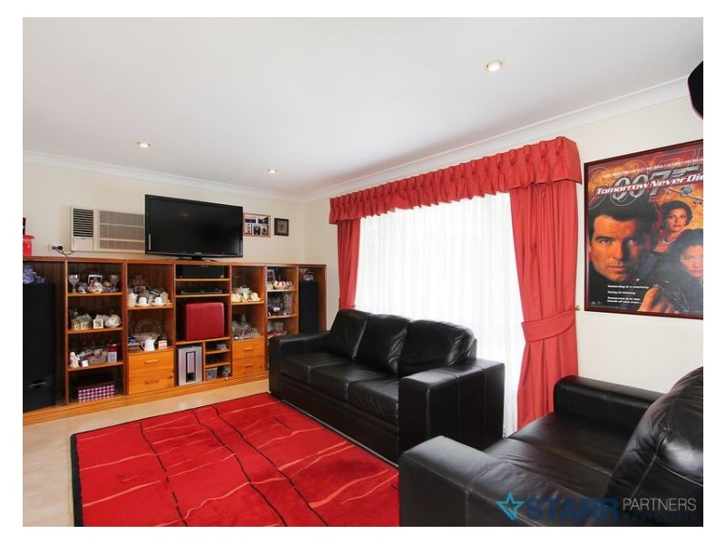 16 Lowana Crescent, Seven Hills NSW 2147