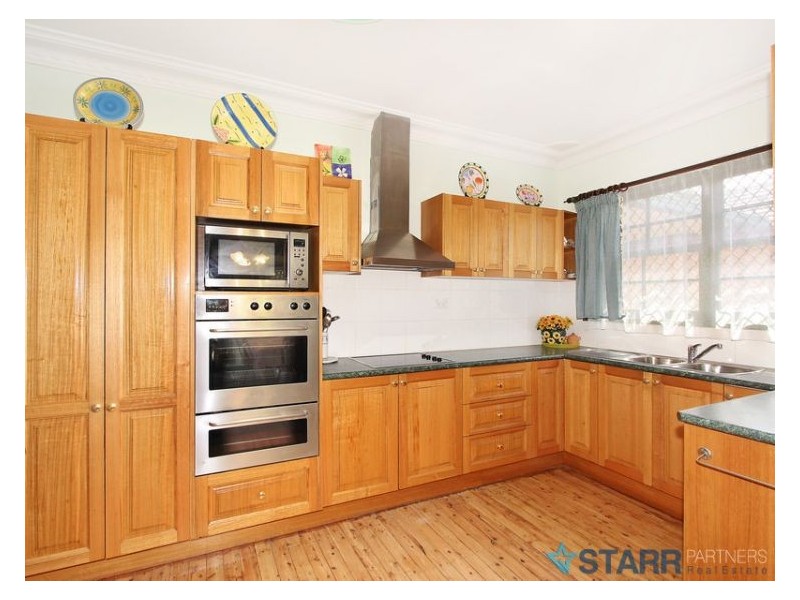 15 Lomond Street, Guildford NSW 2161