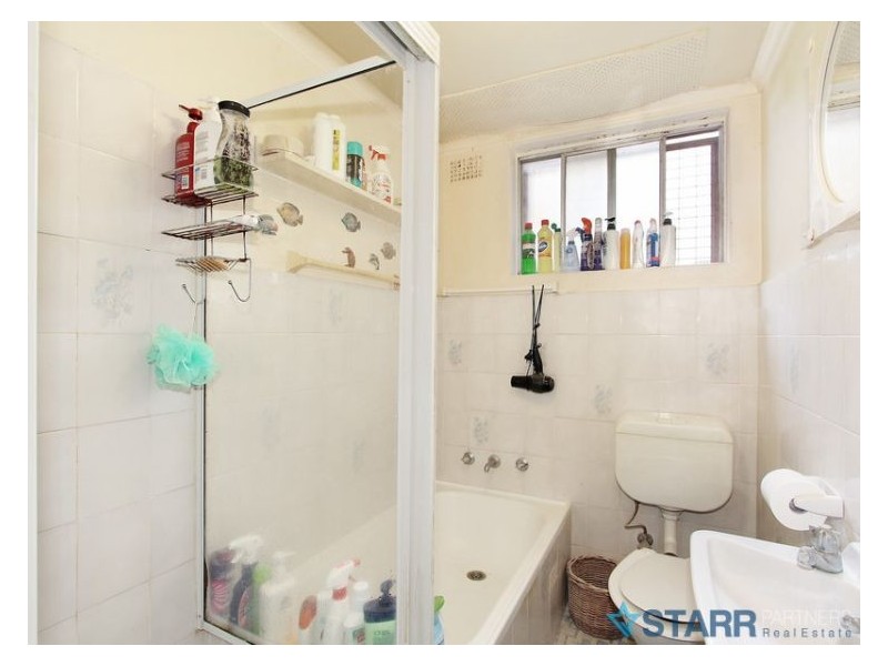 9/27 Military Road, Merrylands NSW 2160