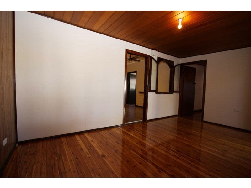 16  ALLISON ROAD, Guildford NSW 2161