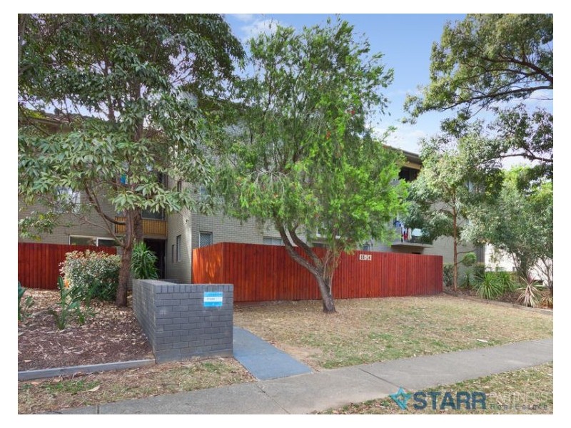 2/18 Oxford Street, Merrylands NSW 2160