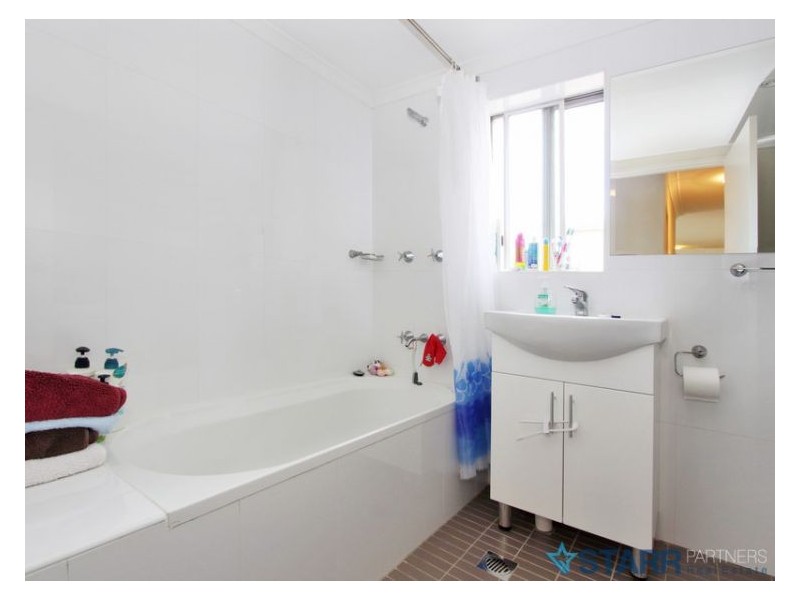 2/18 Oxford Street, Merrylands NSW 2160