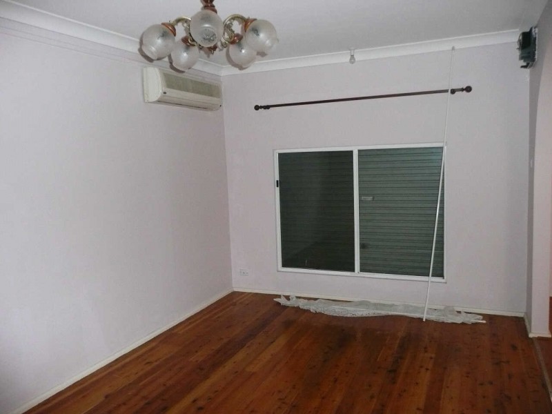 03/68  THE ESPLANADE, Guildford NSW 2161