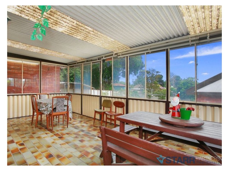 20 Favell Street, Toongabbie NSW 2146