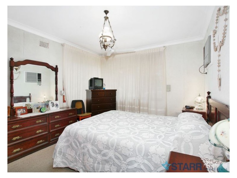 20 Favell Street, Toongabbie NSW 2146