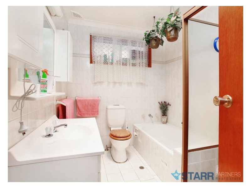 20 Favell Street, Toongabbie NSW 2146