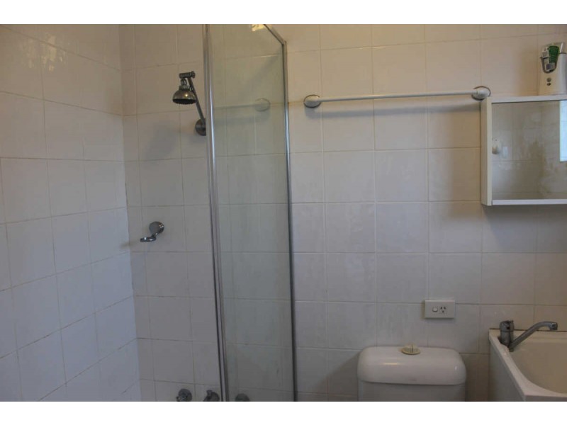 2/137  MILITARY ROAD, Guildford NSW 2161